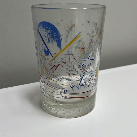 Walt Disney World 25 glass. - Picture 3 of 7